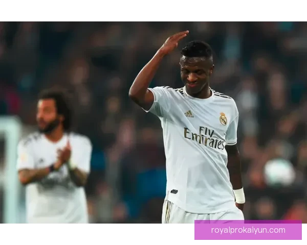 维尼修斯迎战世界级边卫，边路之争备受关注，表现值得期待。