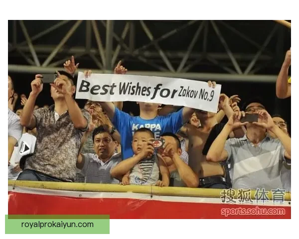 谢菲联球迷发声抗议，球队管理层压力持续增大，未来何去何从值得关注